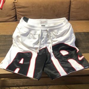 Nike AIR MORE UPTEMPO shorts XL